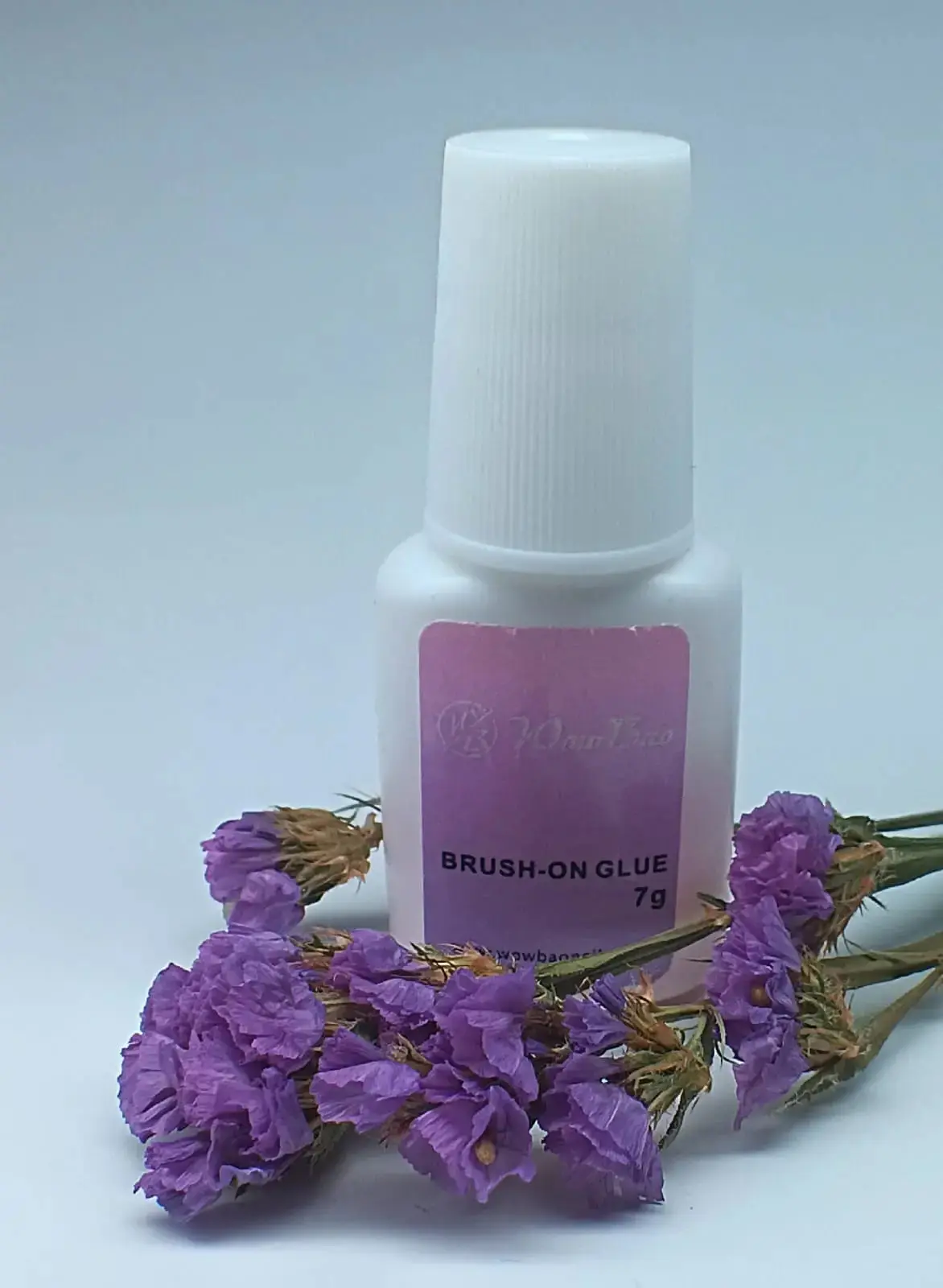 Brush On Nail Glue - Image 4